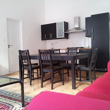 Anna 2 Bedrooms 2 Bathrooms 6 Bikes ブダペスト 部屋 写真