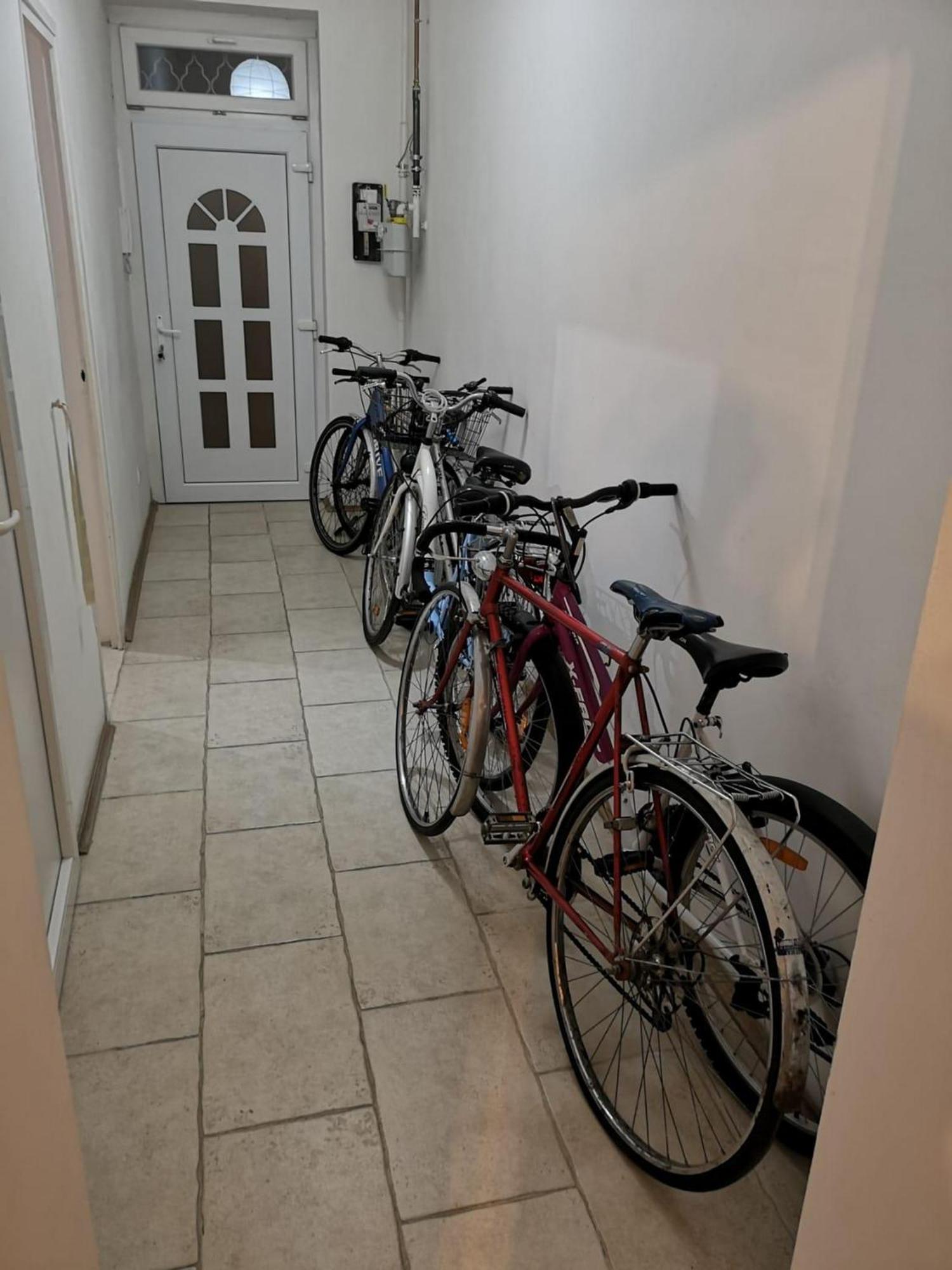 Anna 2 Bedrooms 2 Bathrooms 6 Bikes ブダペスト エクステリア 写真